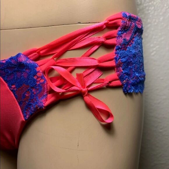 Beach Bunny Bikini Set - Picture 2 of 7